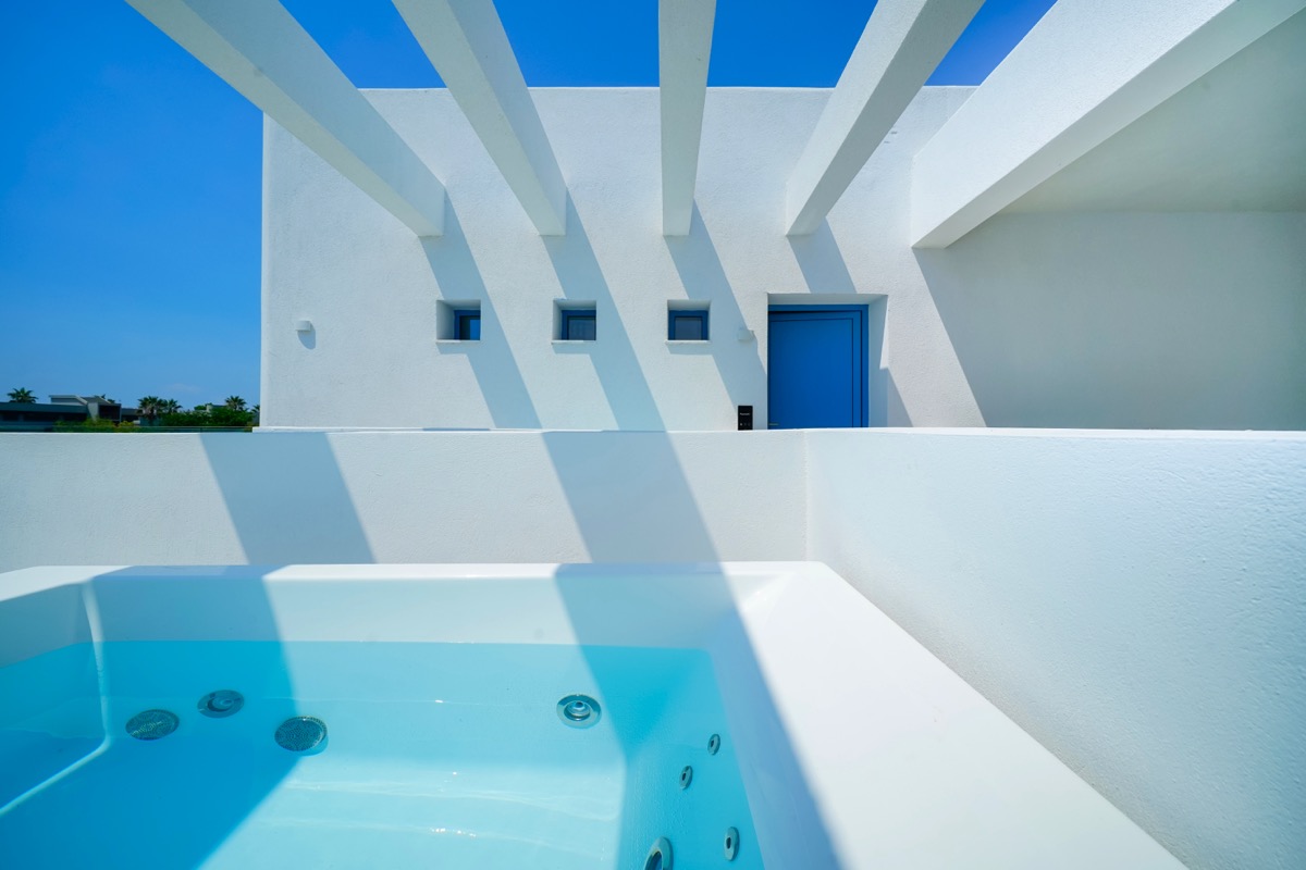 Narciso Luxury Suites terasa elite suite.jpg