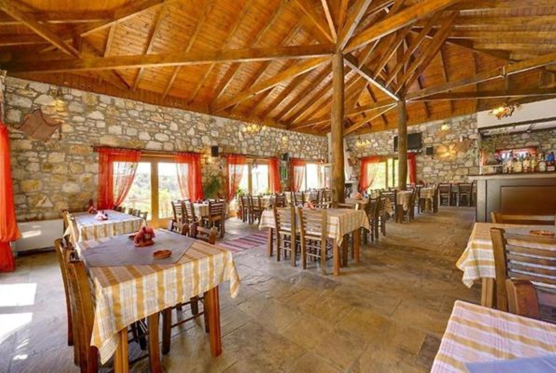 Tsigoura Hotel restoran.jpg