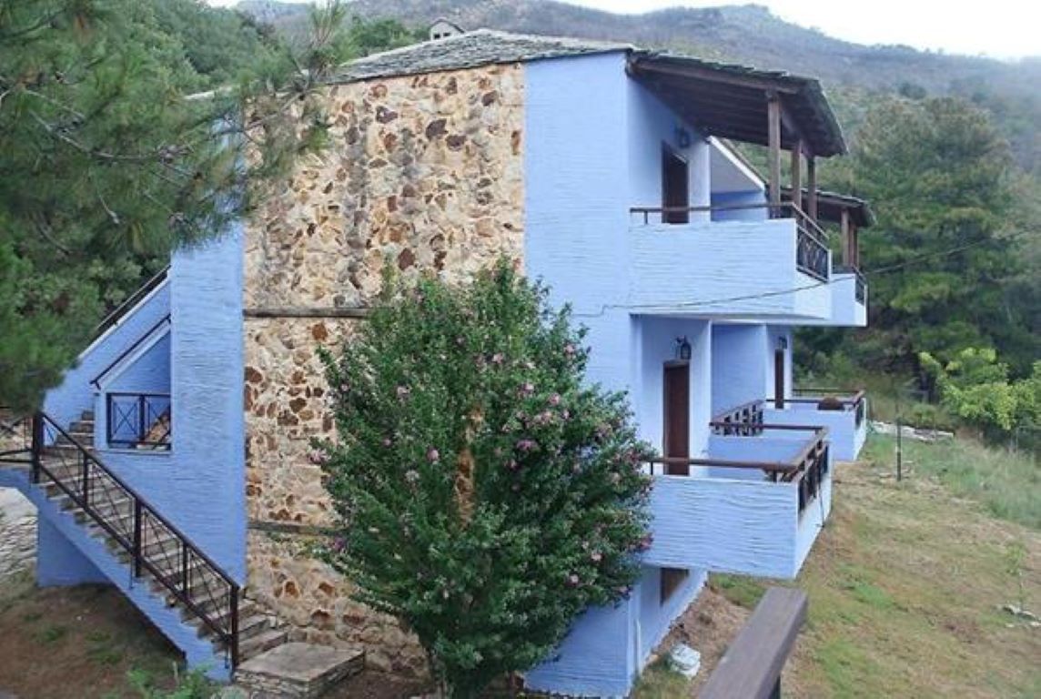 Tsigoura Hotel zgrada.jpg