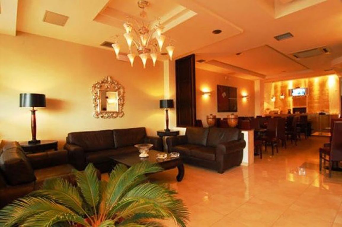 Hotel Central lobby.jpg