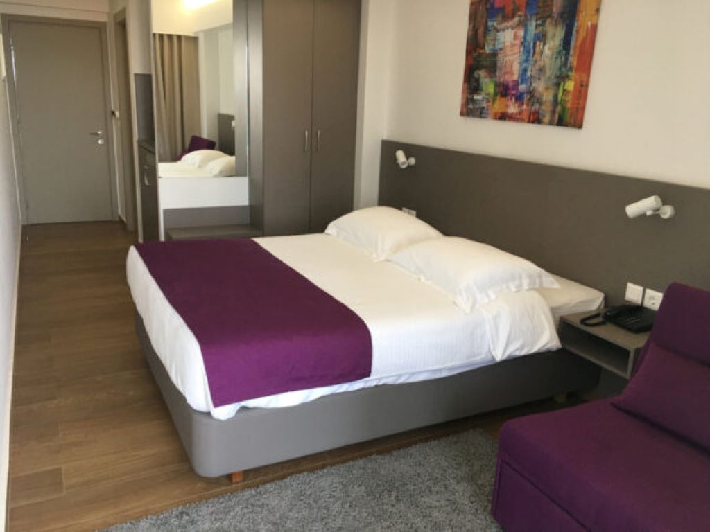 Olympos Suites Apartments double room drugi ugao.jpg