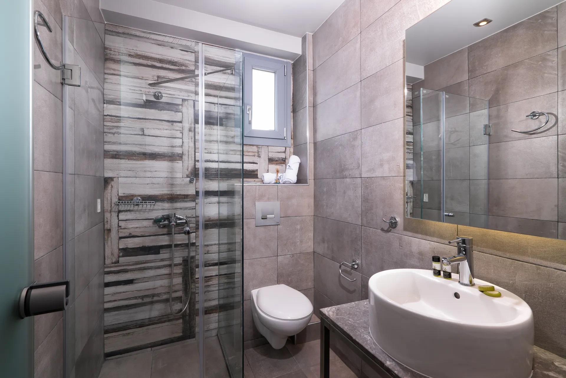 SKS Boutique Rooms & Suites kupatilo std double.jpg