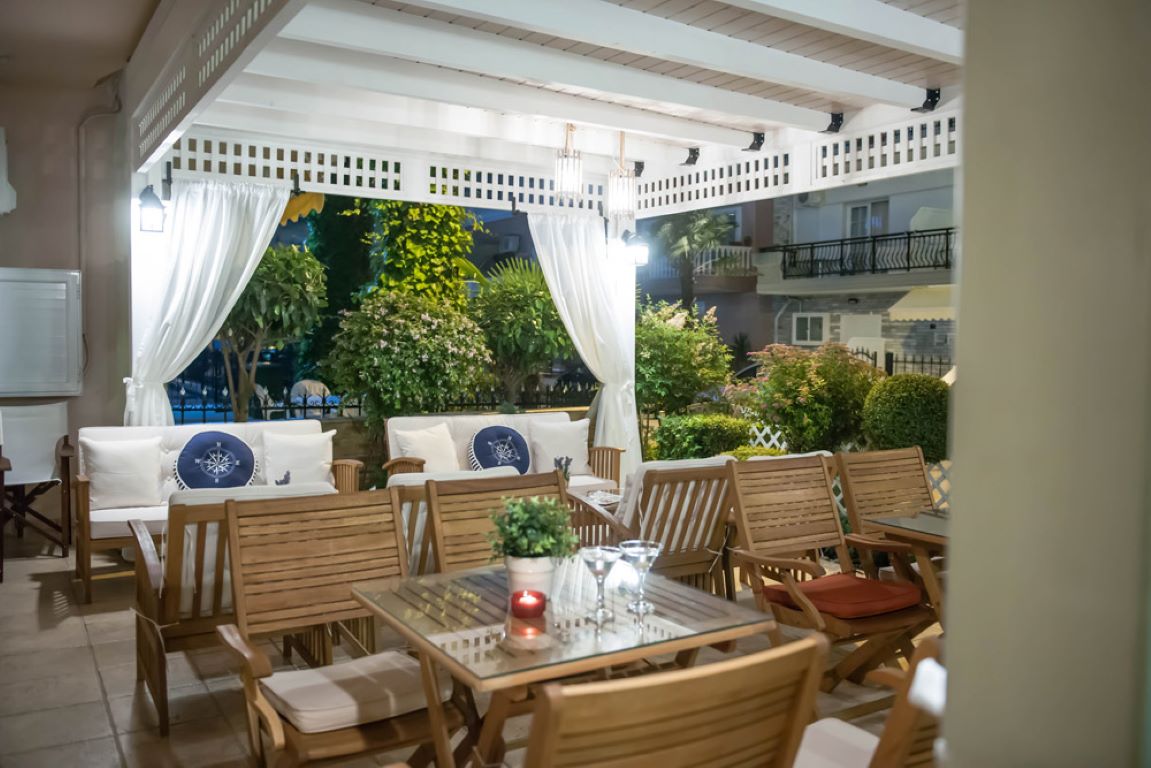Vizantio Hotel bar.jpg
