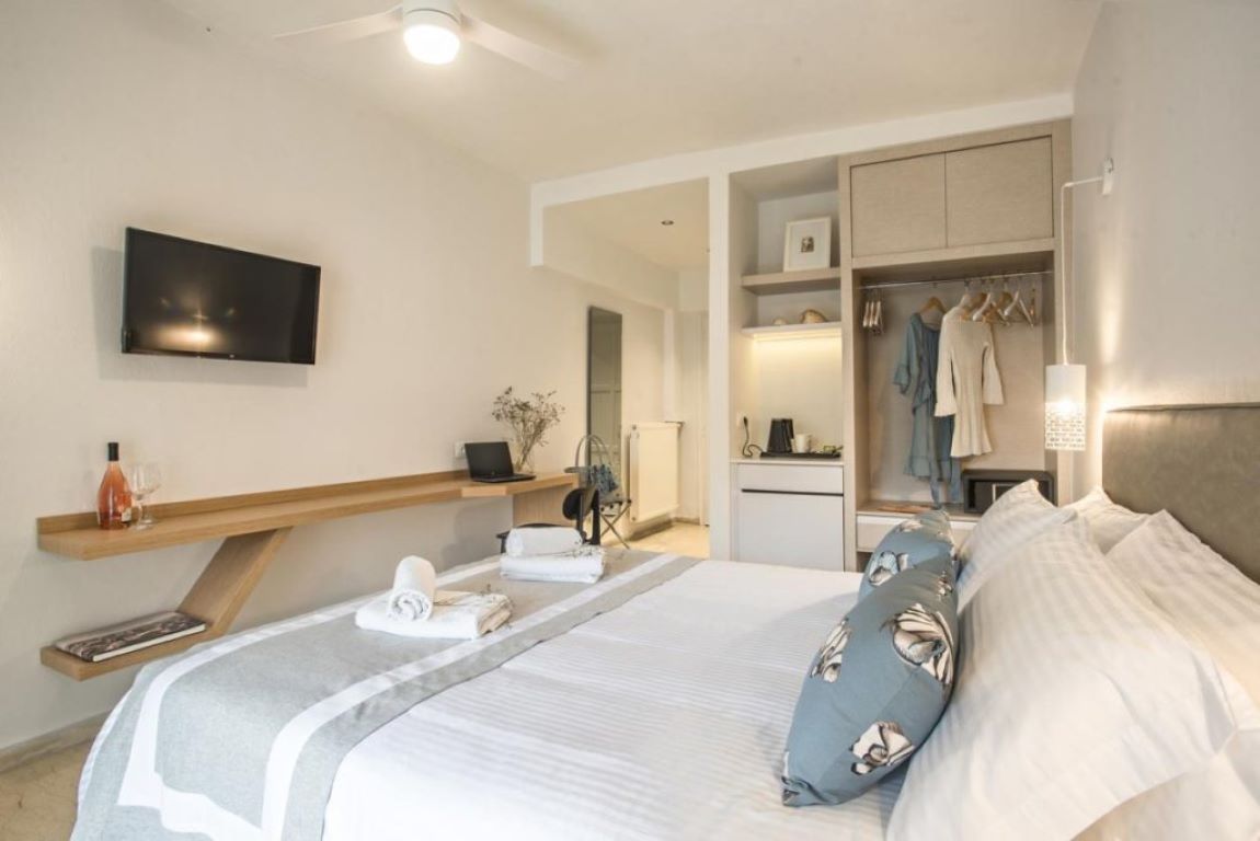 Iliada Beach hotel superior.jpg