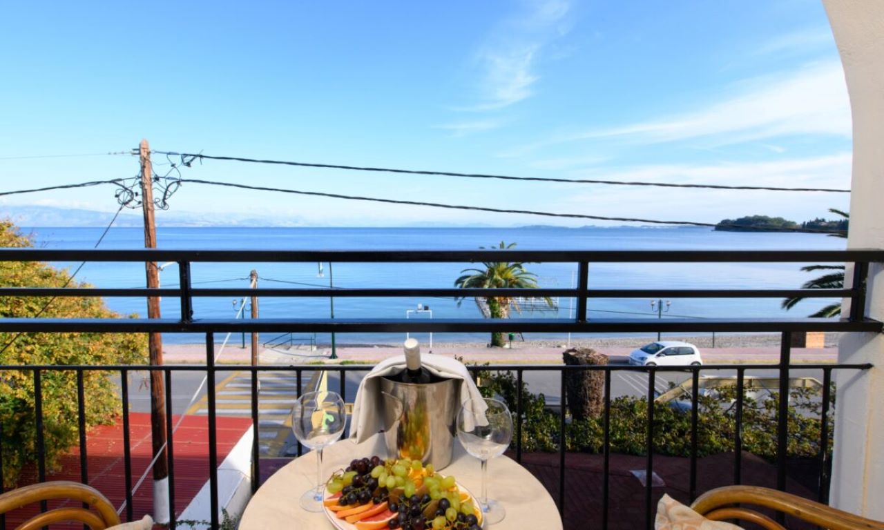 Hotel Ipsos di mare sea view soba terasa.jpg