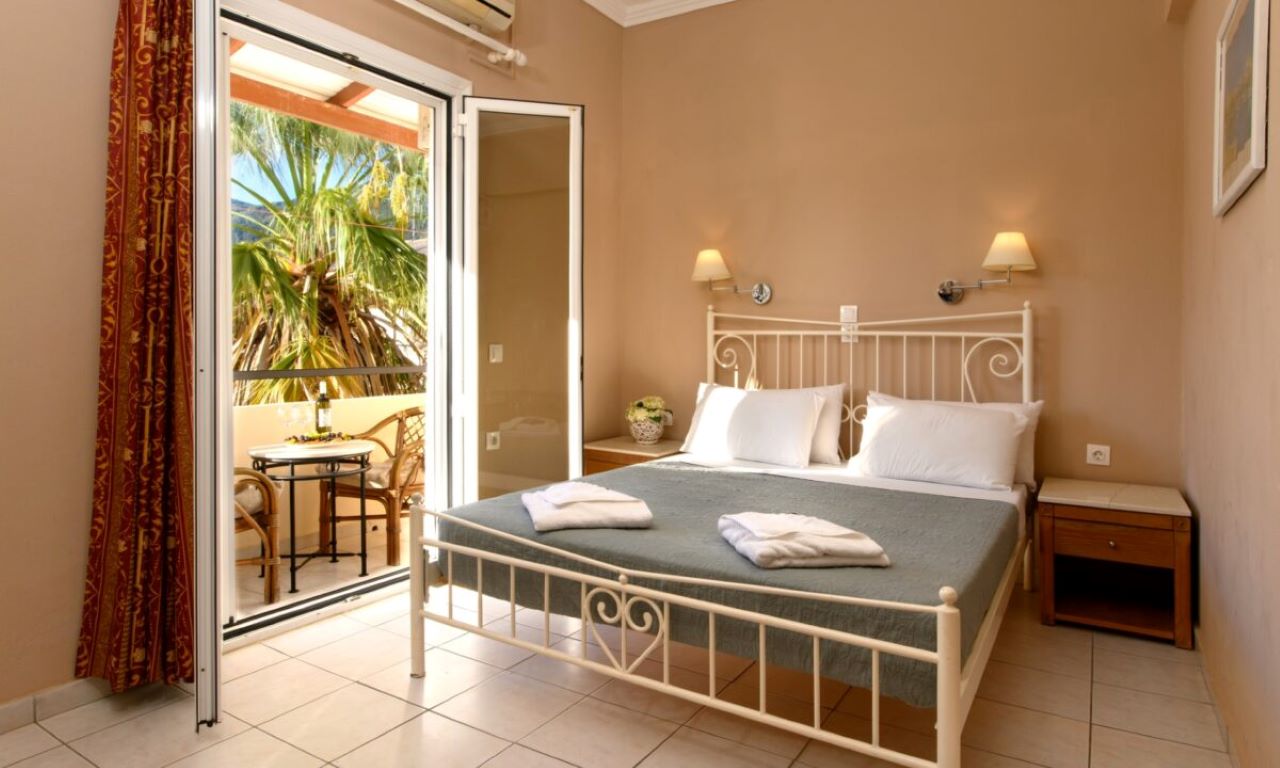 Ipsos di Mare hotel standard soba garden view.jpg