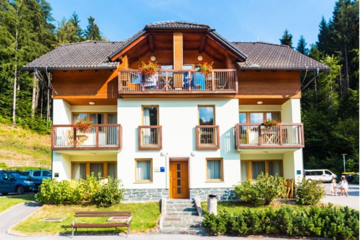 Eco Terme Snovik-Zgrada smetaja.jpg