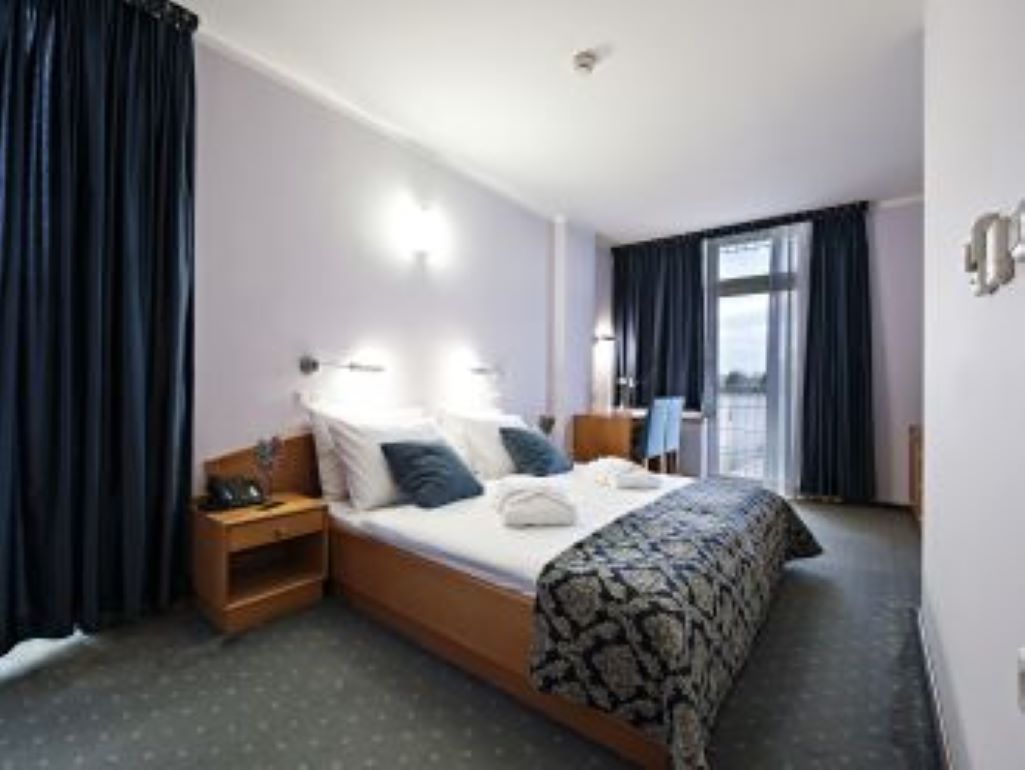 Hotel Izvir-Standardna soba.jpg