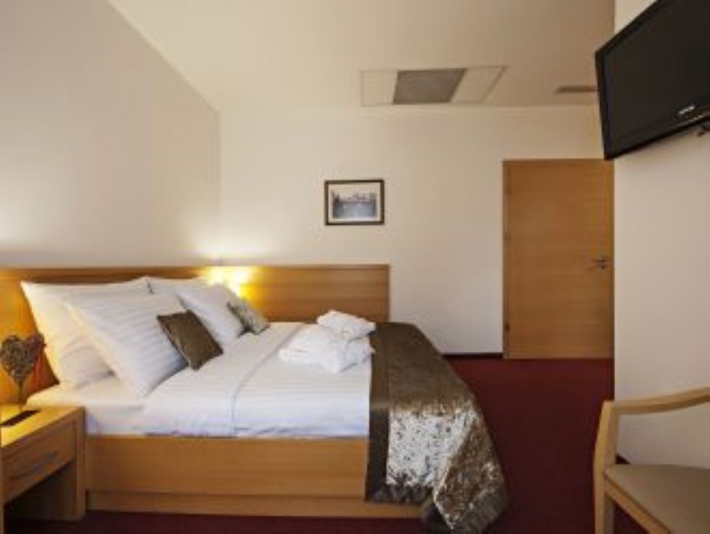 Izvir Hotel-Economy soba.jpg