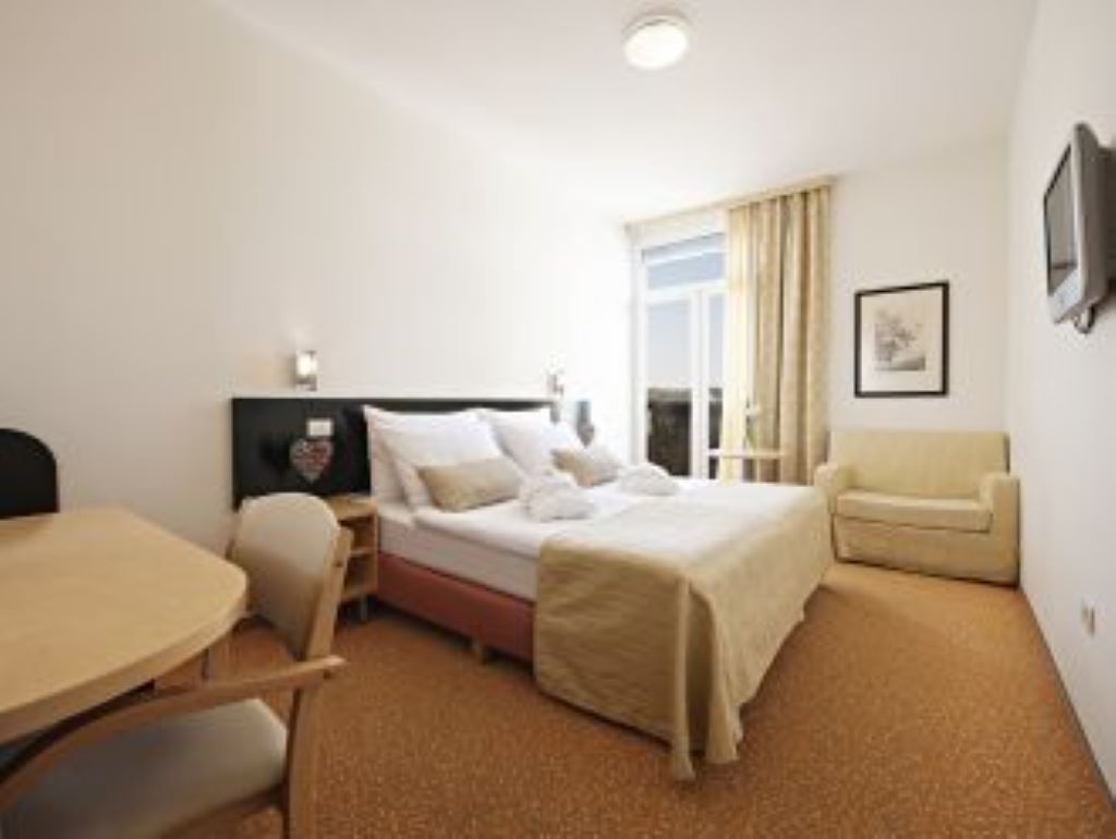Hotel Radin-Standardna soba.jpg