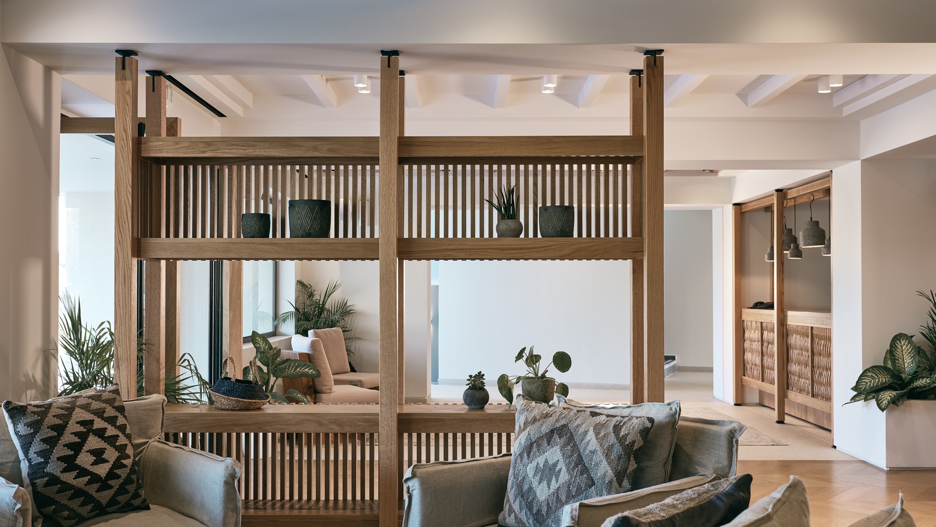 Aqua Bay Suites hotel recepcija.jpg