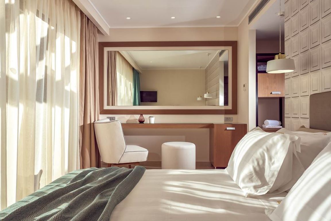 Golden Sun Resort hotelprivate pool suite.jpg