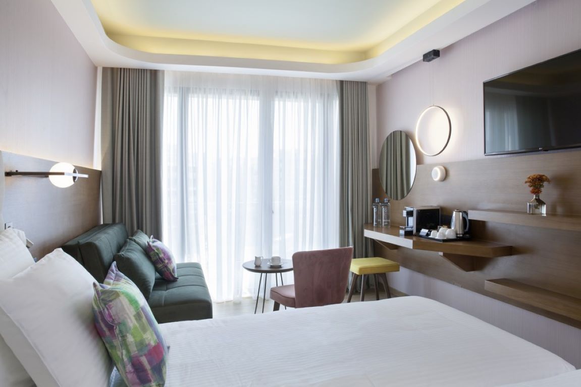 Wyndham Athens Residence hotel executive soba pogled grad.jpg