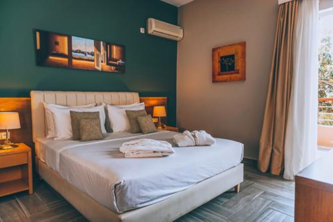 Apollo Resort Art hotel junior suite.jpg