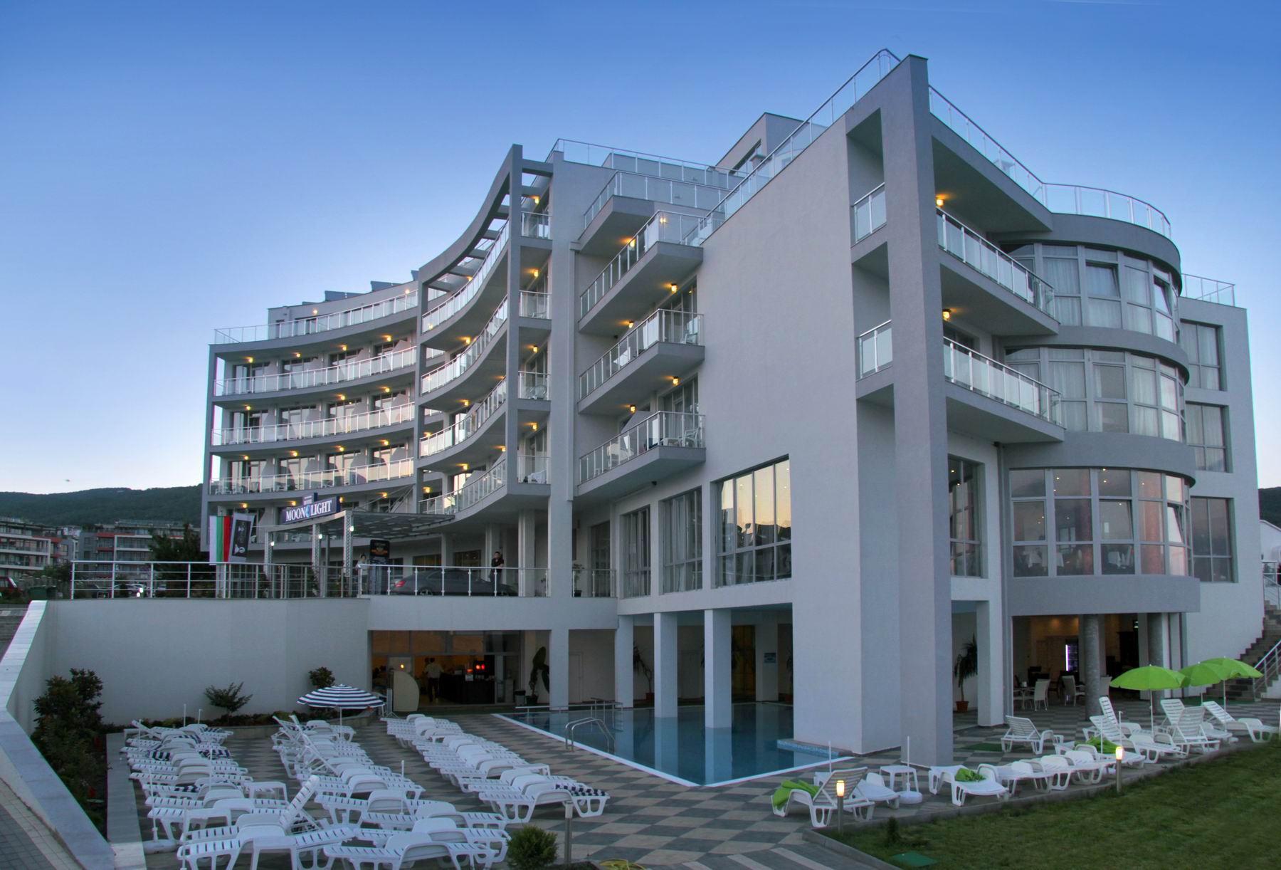 Moonlight Hotel-Hotel spolja.jpg