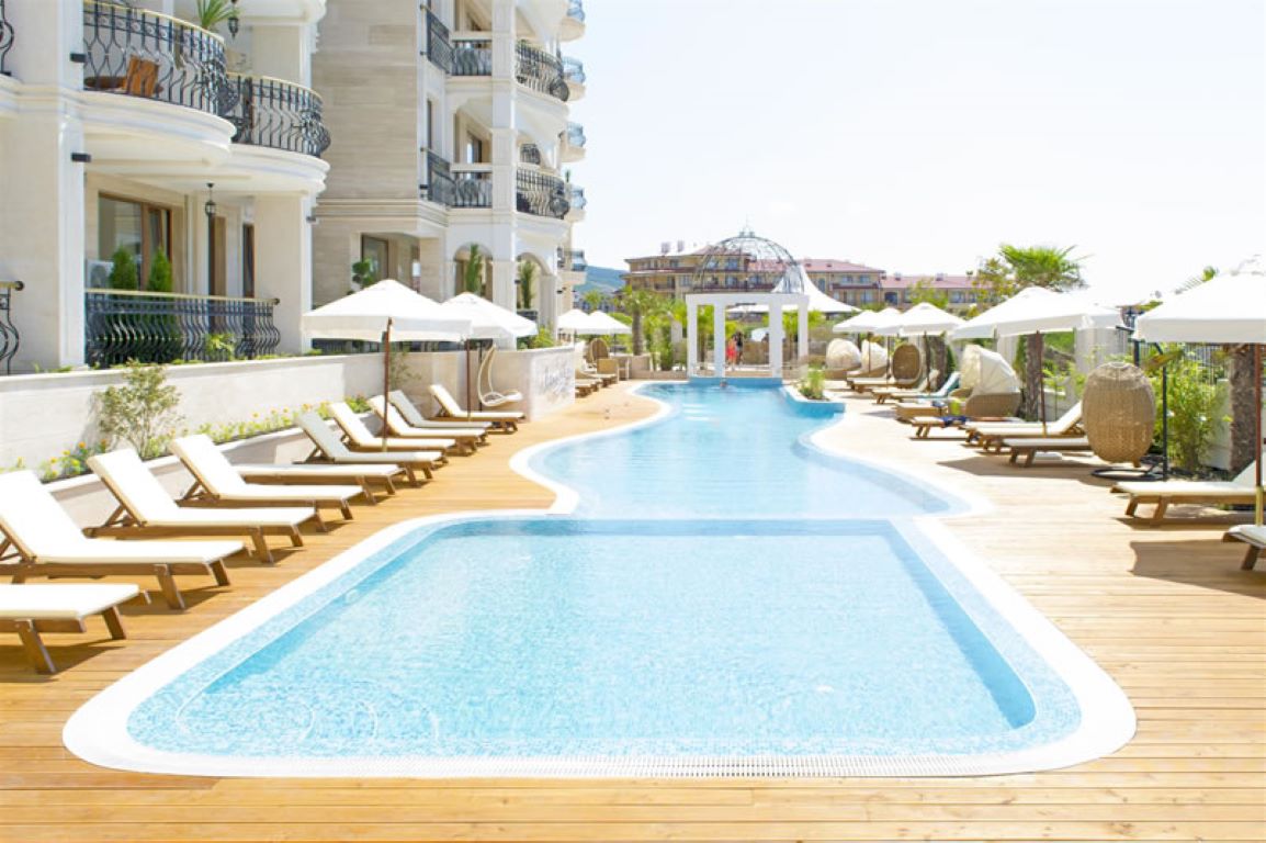 Harmony Suites 10-Bazen.jpg