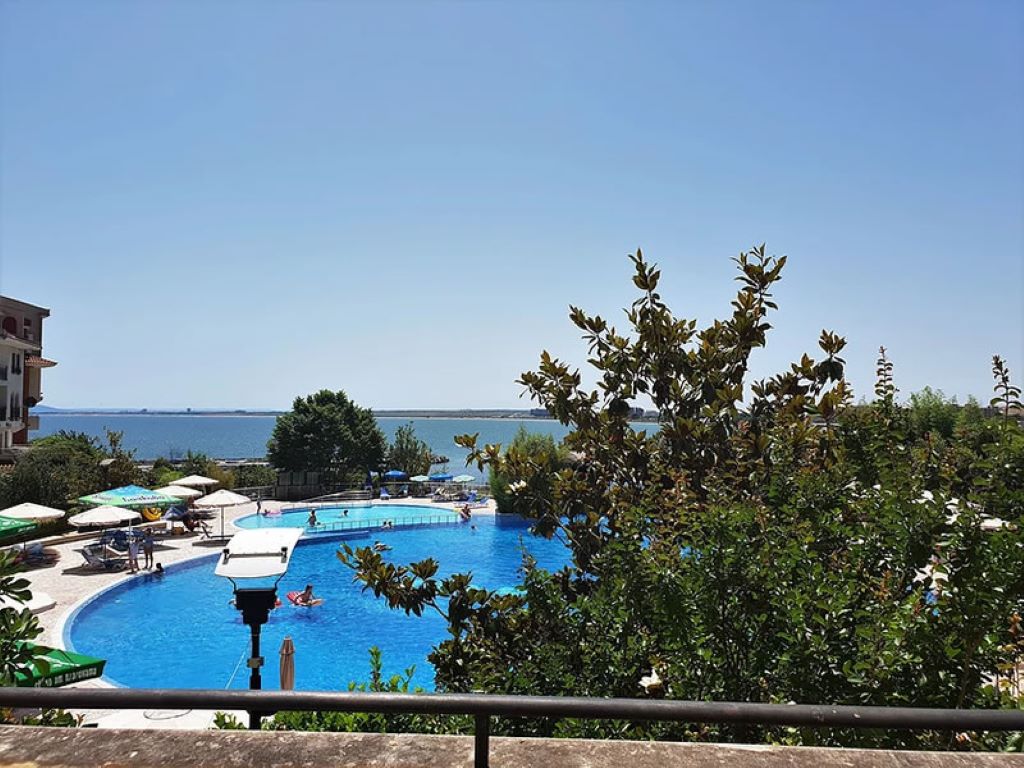Marina Cape Hotel-Bazen.jpg