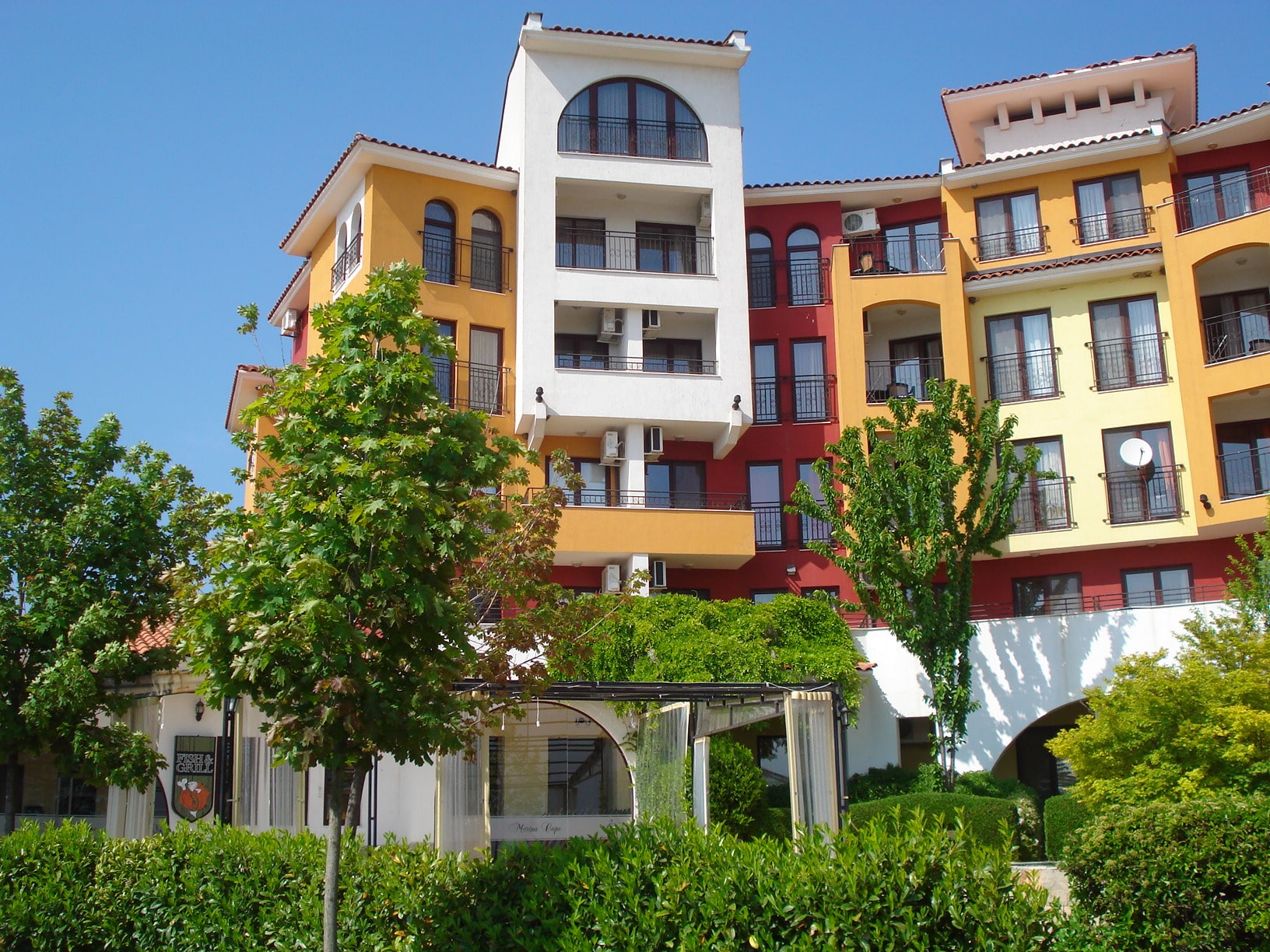 Marina Cape Hotel-Hotel spolja.jpg