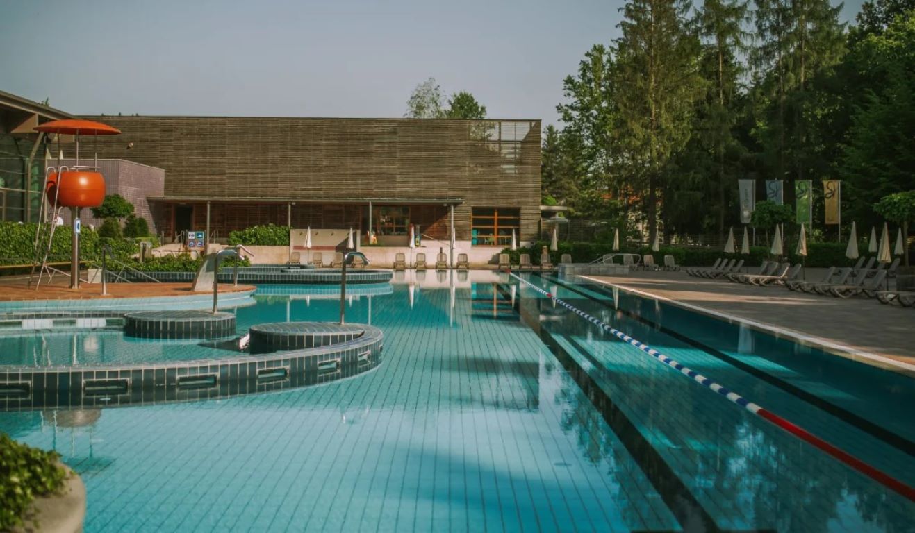 Hotel Kristal-Bazen.jpg