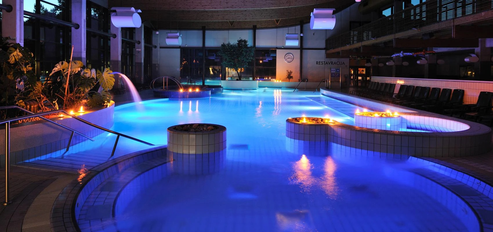 Hotel Kristal-Zatvoreni bazen.jpg