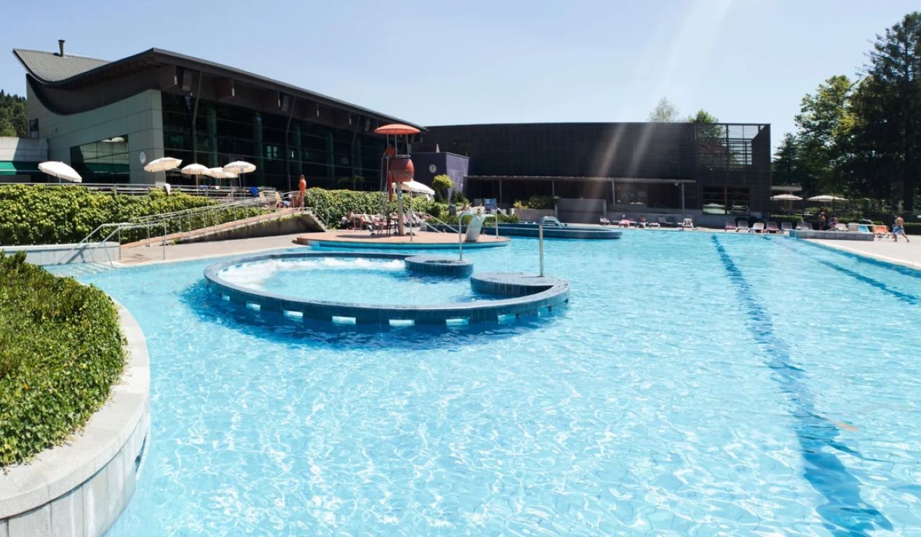 Kristal Hotel-Bazen.jpg