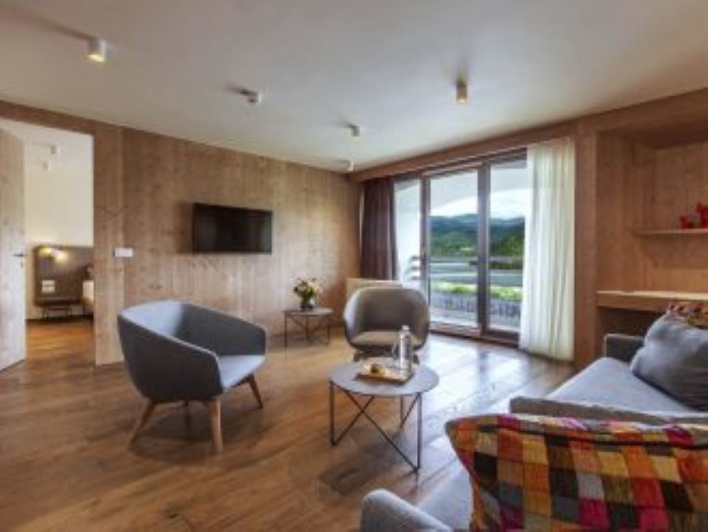 Park Hotel-Suite pogled jezero.jpg