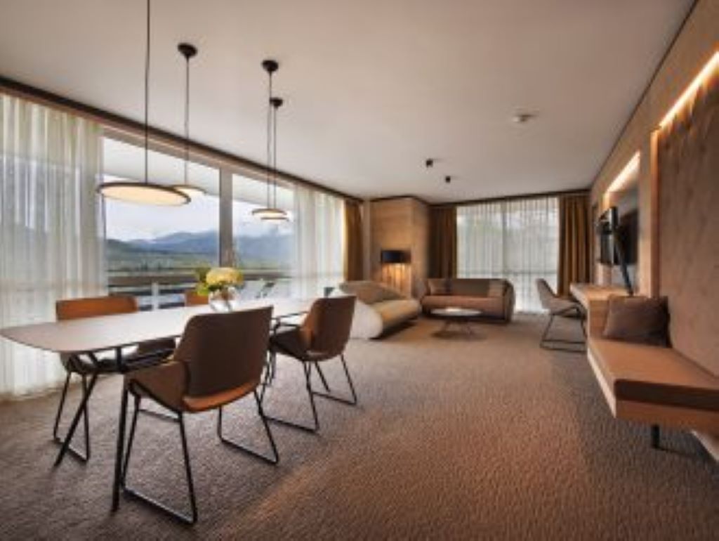 Hotel Rikli Balance-Suite pogled jezero.jpg