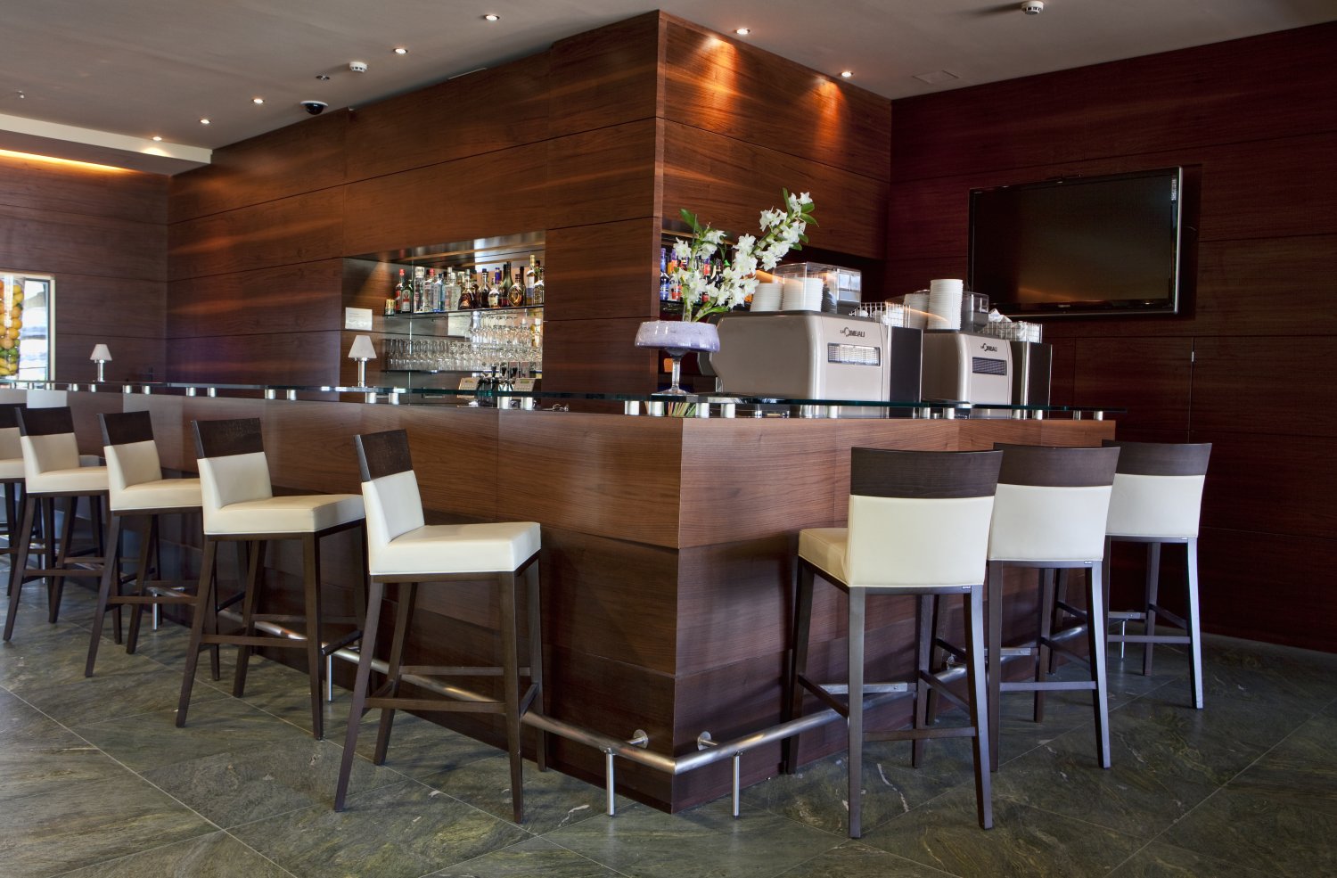 Eco Hotel Bohinj-Lobby bar.jpg