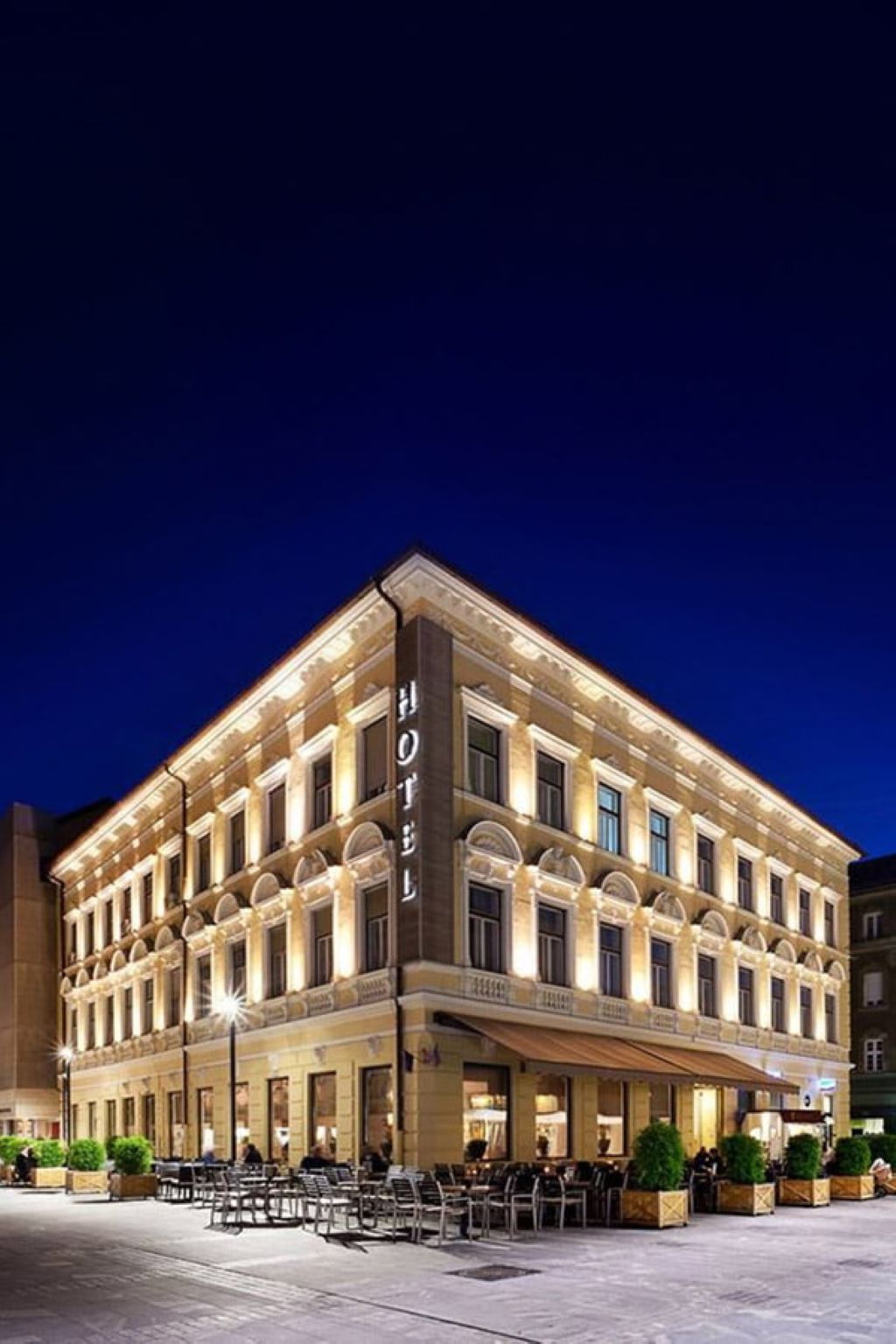 Hotel Evropa-Hotel spolja.jpg