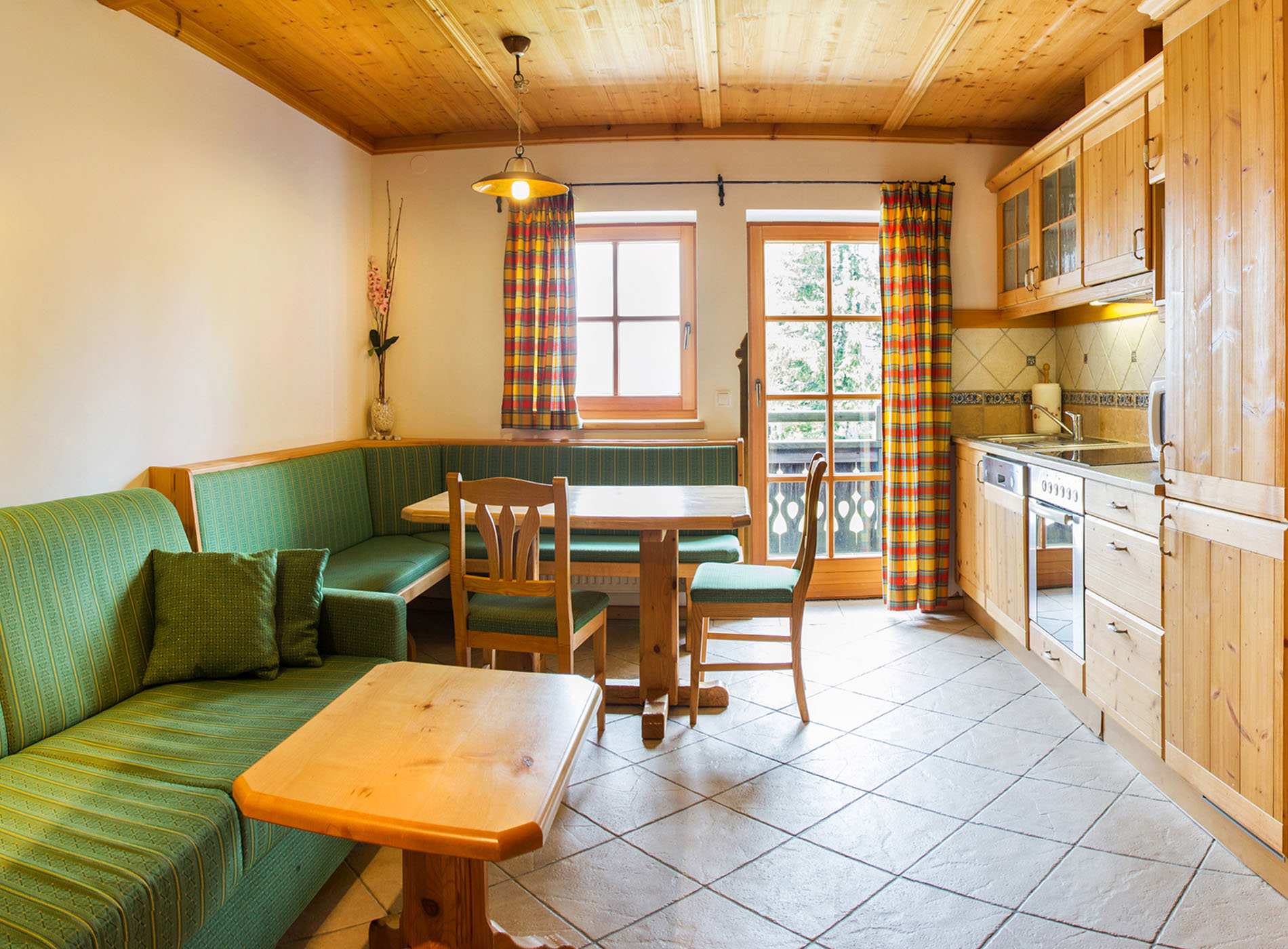 Alpska Perla Apartmani-Apartman kuhinja.jpg