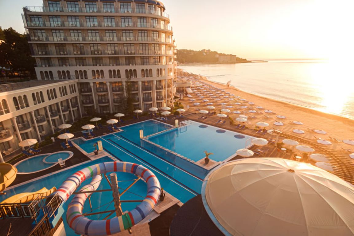Azalia Hotel-Bazen.jpg