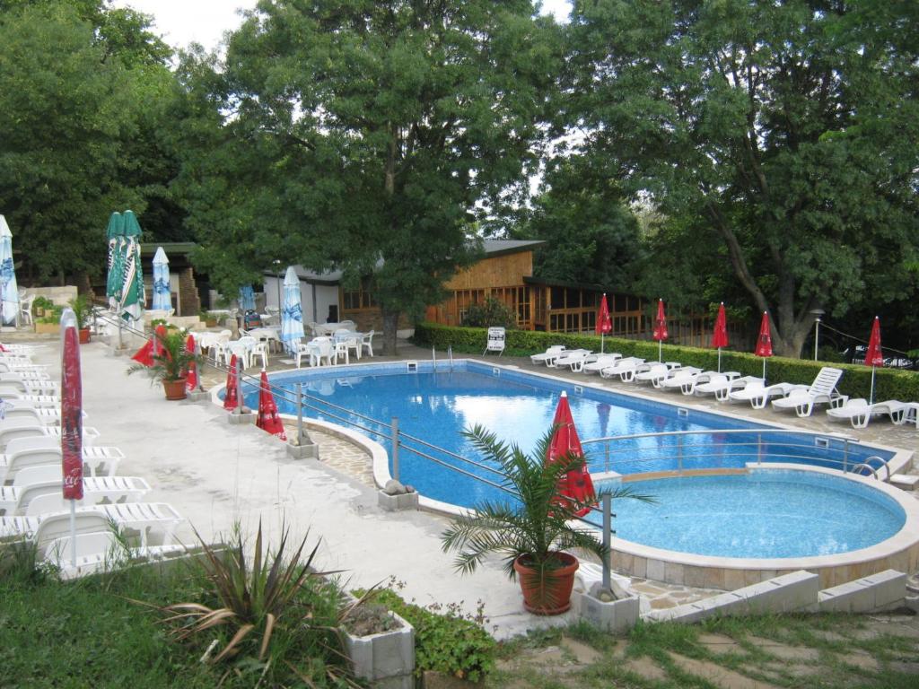 Hotel Neptun-Bazen.jpg