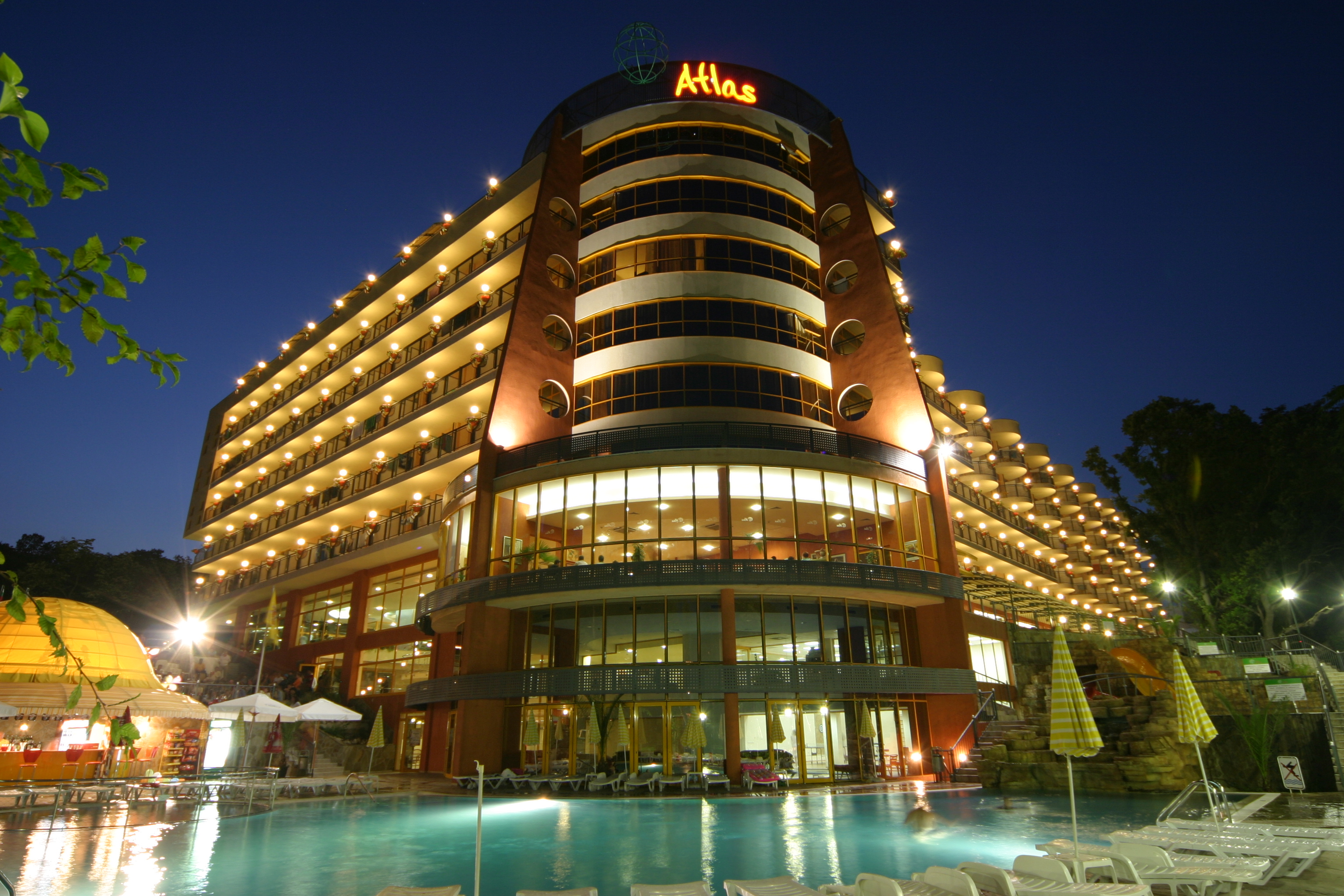 Atlas Hotel-Nocni izgled.JPG