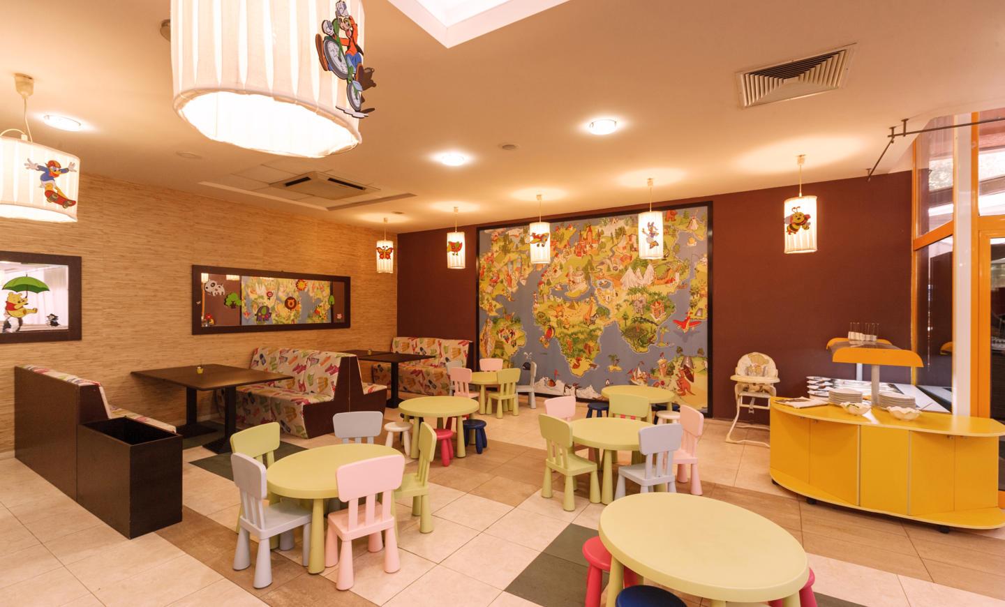 Hotel Atlas-Deciji deo u restoranu.jpg