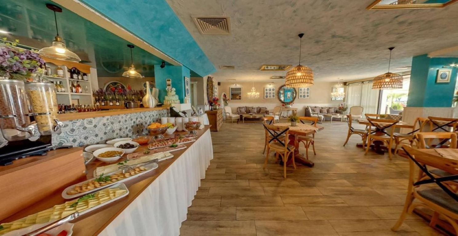 Antik hotel buffet restoran.jpg