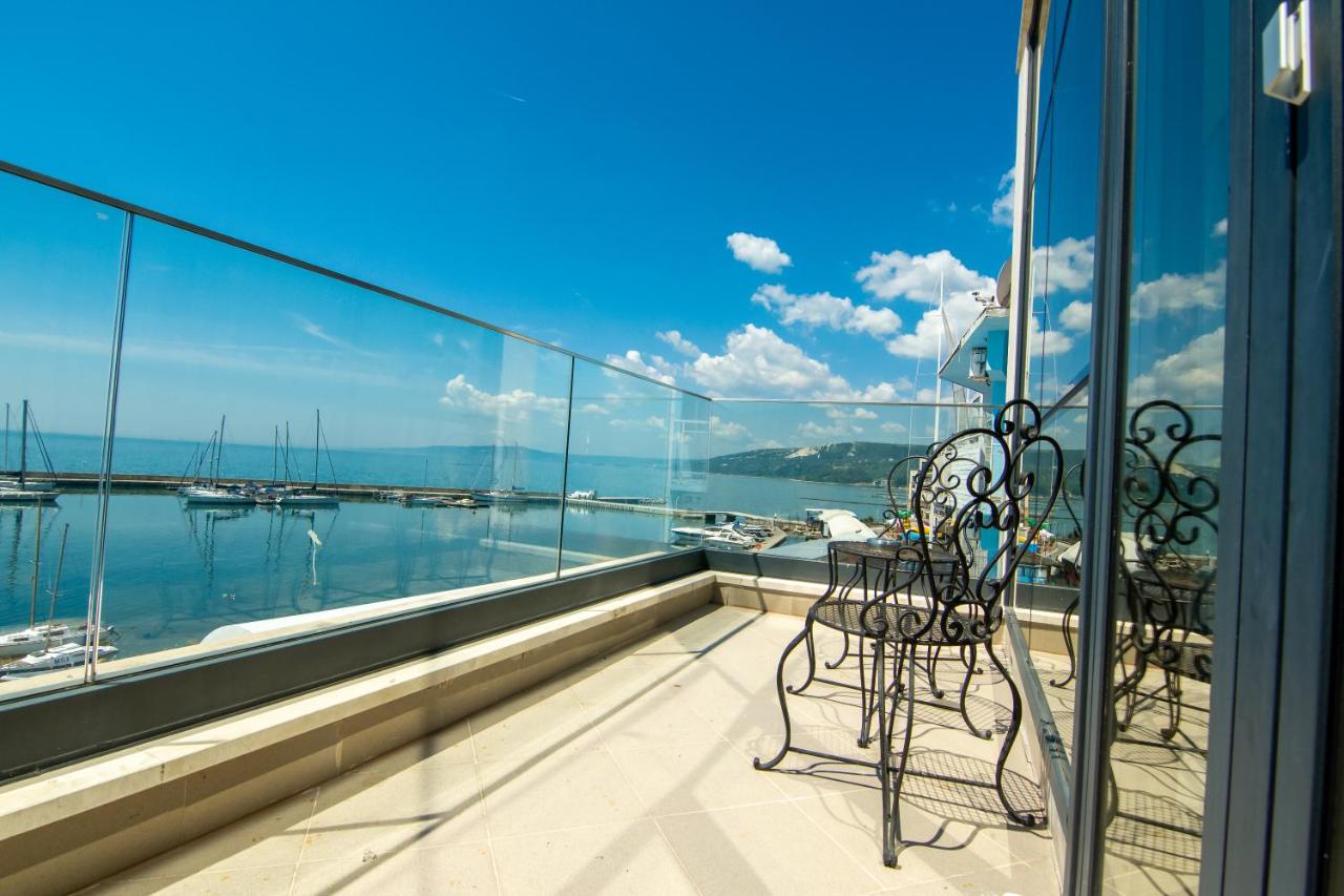 Antik hotel terasa sea view.jpg