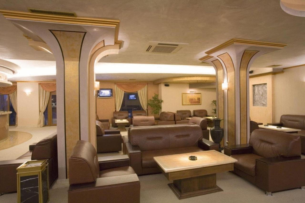 Mistral hotel lobi.jpg
