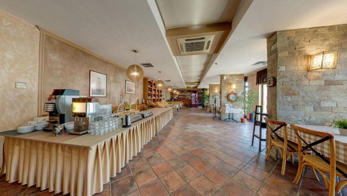 Mistral hotel restoran.jpg