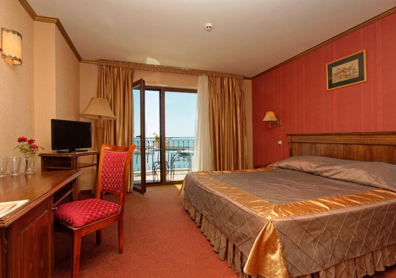 Mistral hotel standard sea view double soba.jpg