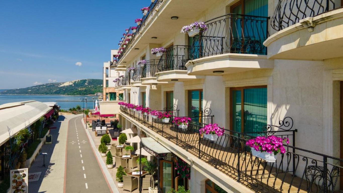 Mistral hotel ulica.jpg