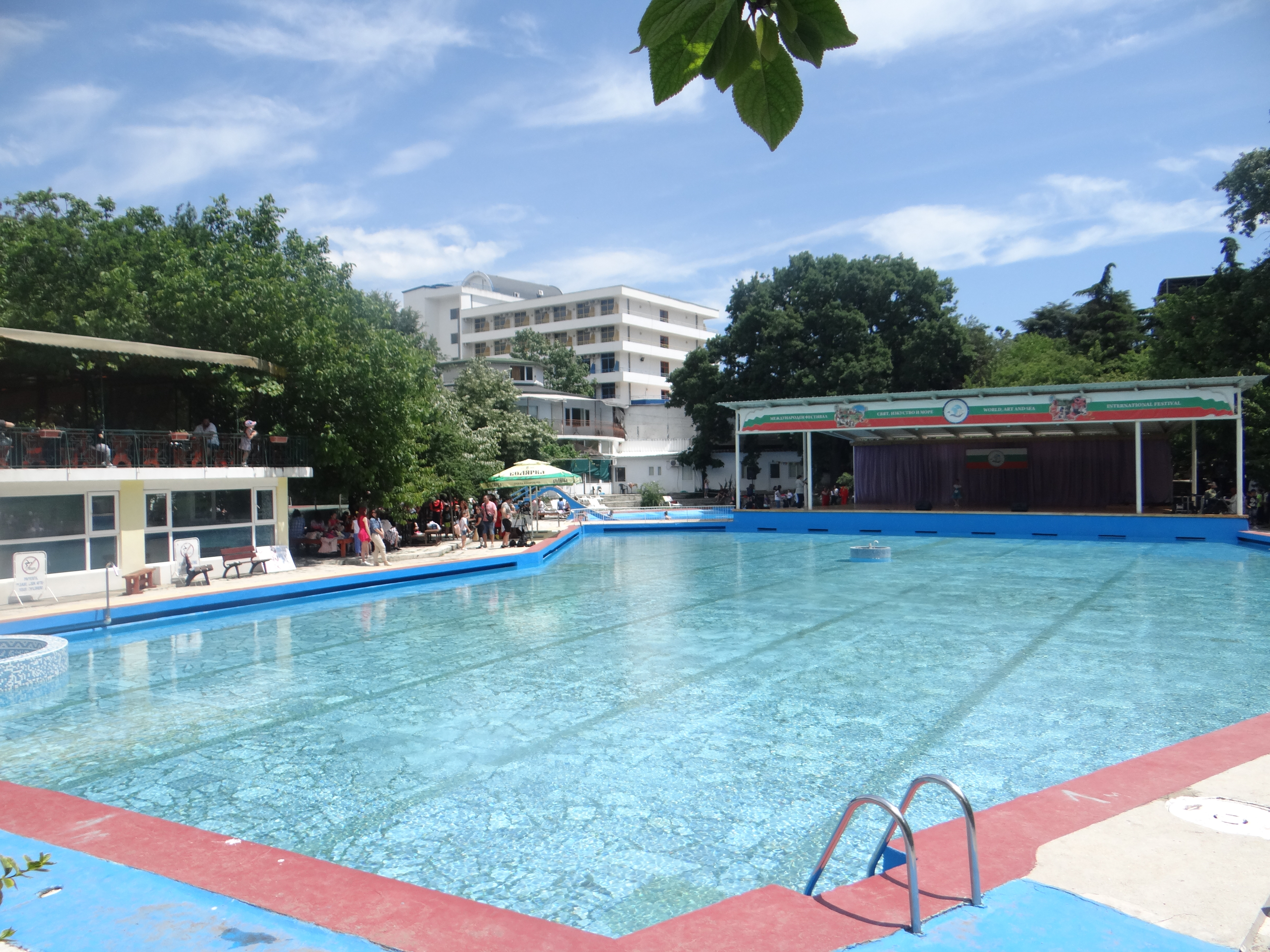 Riva Golden Sands-Bazen.JPG