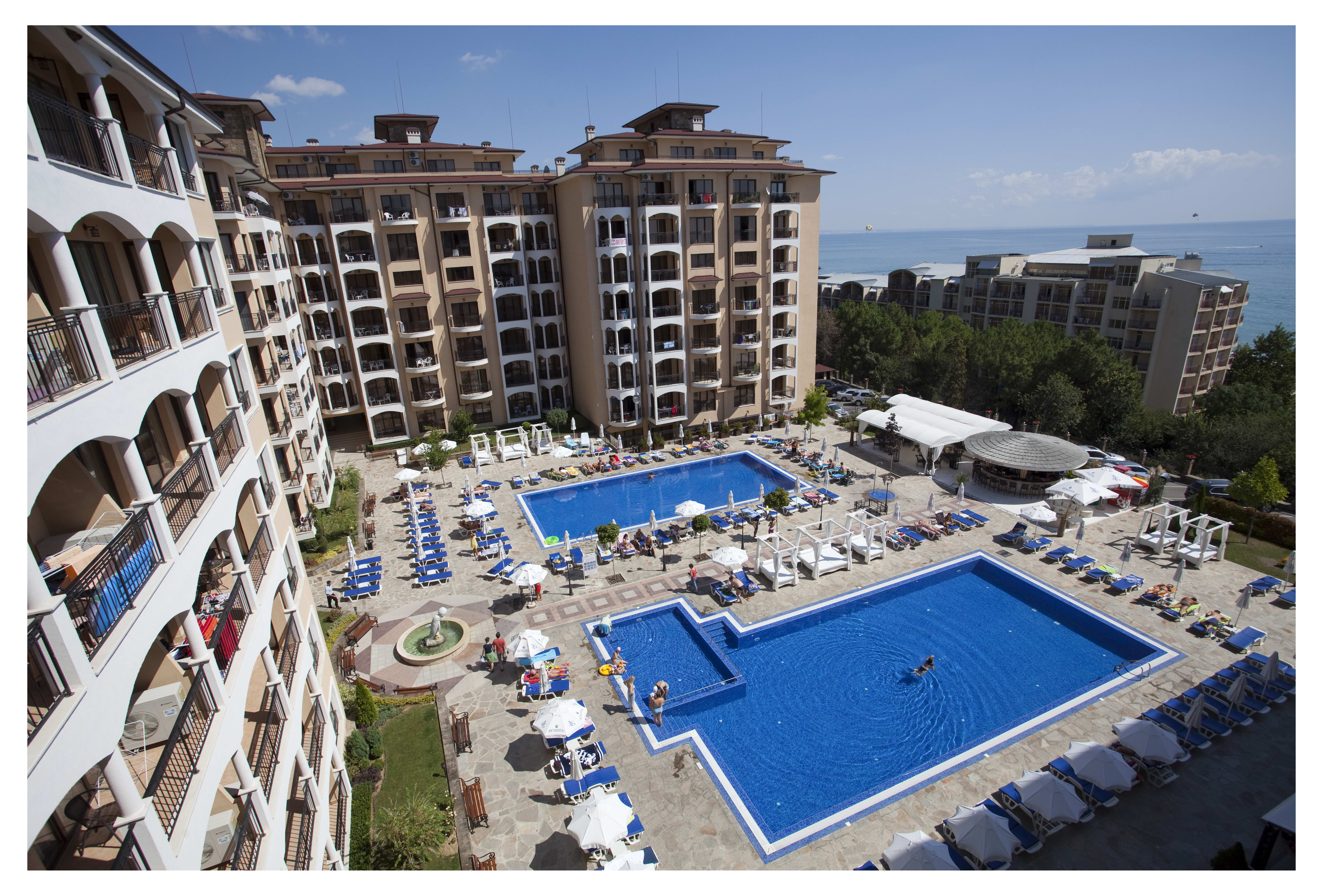 Bendita Mare Apart-Bazeni.jpg