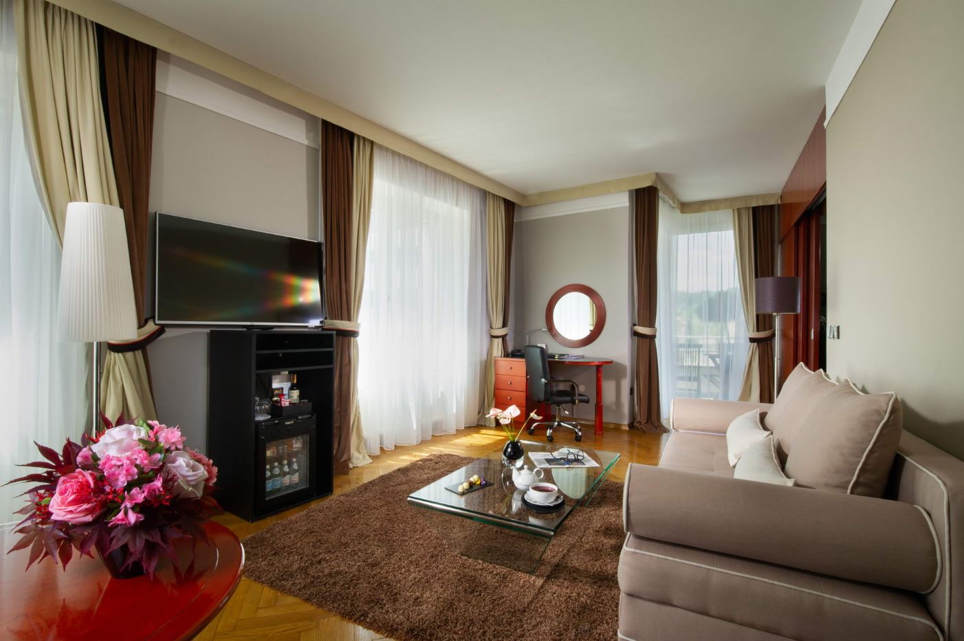Hotel Slon-Corner suite.jpg