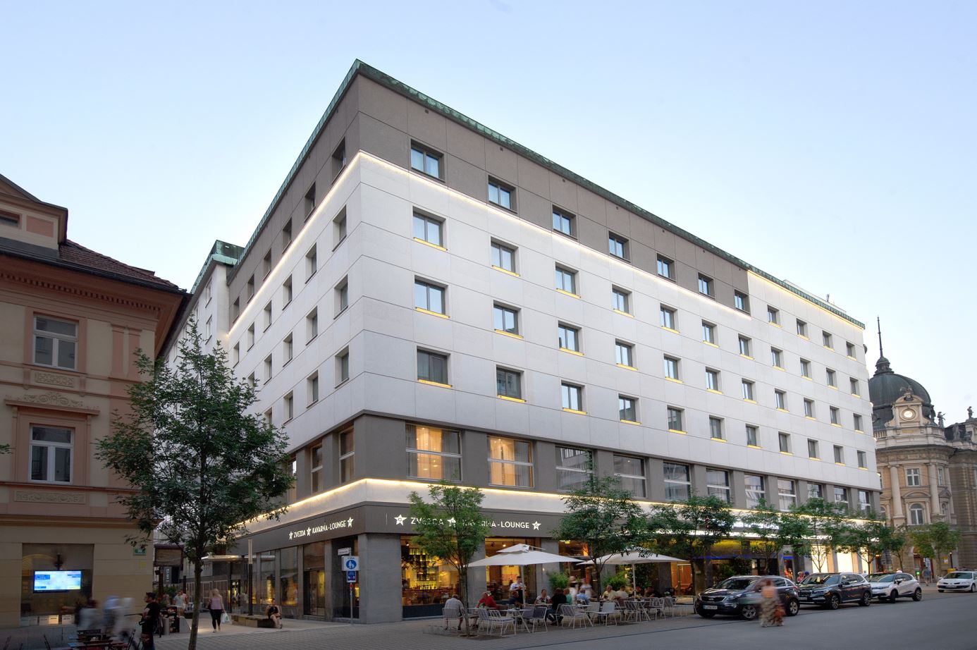 Hotel Slon-Hotel spolja.jpg