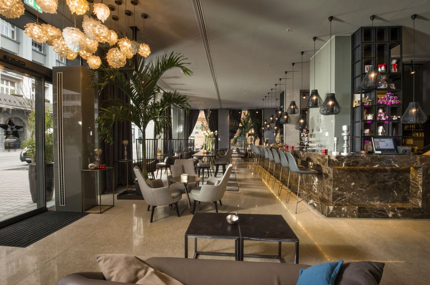 Slon Hotel-Lounge bar.jpg