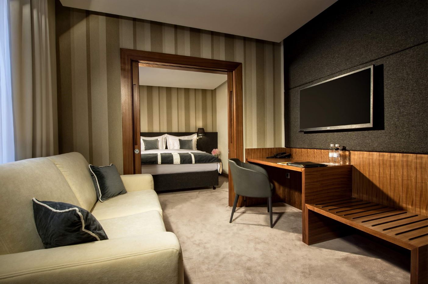 Slon Hotel-Superior deluxe soba.jpg