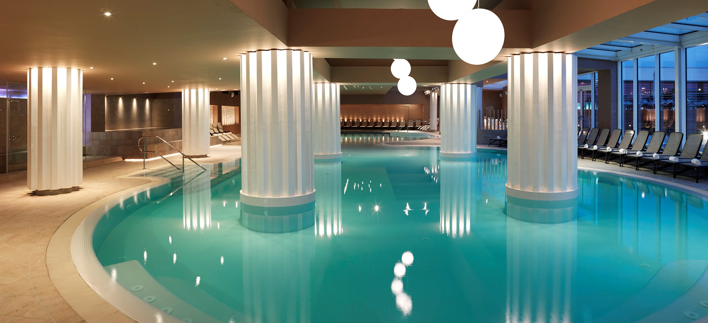 Act ION Hotel Neptun-Unutrasnji bazen.jpg