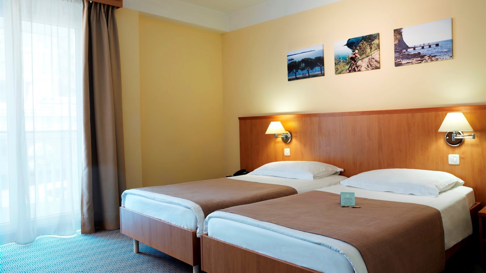 Hotel Act ION Neptun-Standardna soba balkon.jpg