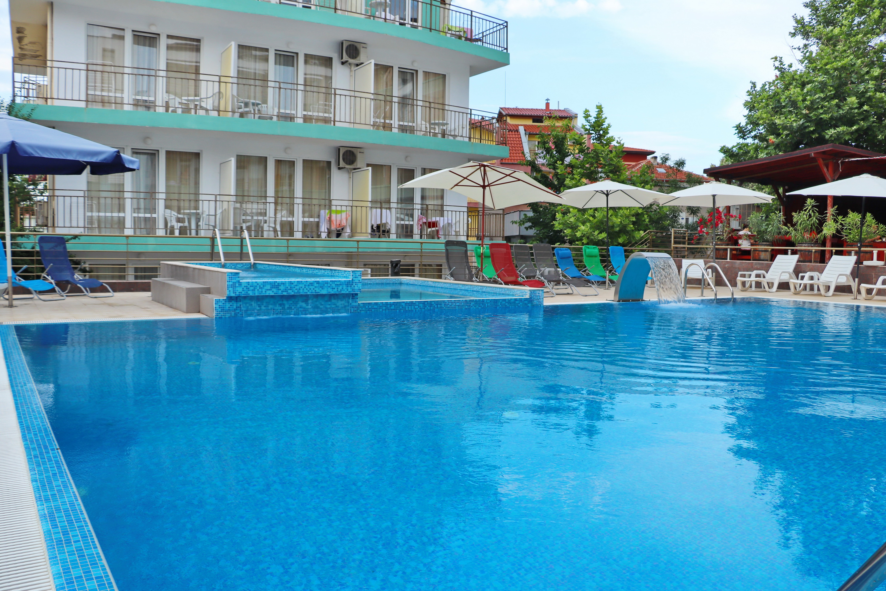 Onyx hotel bazen hotela.jpg