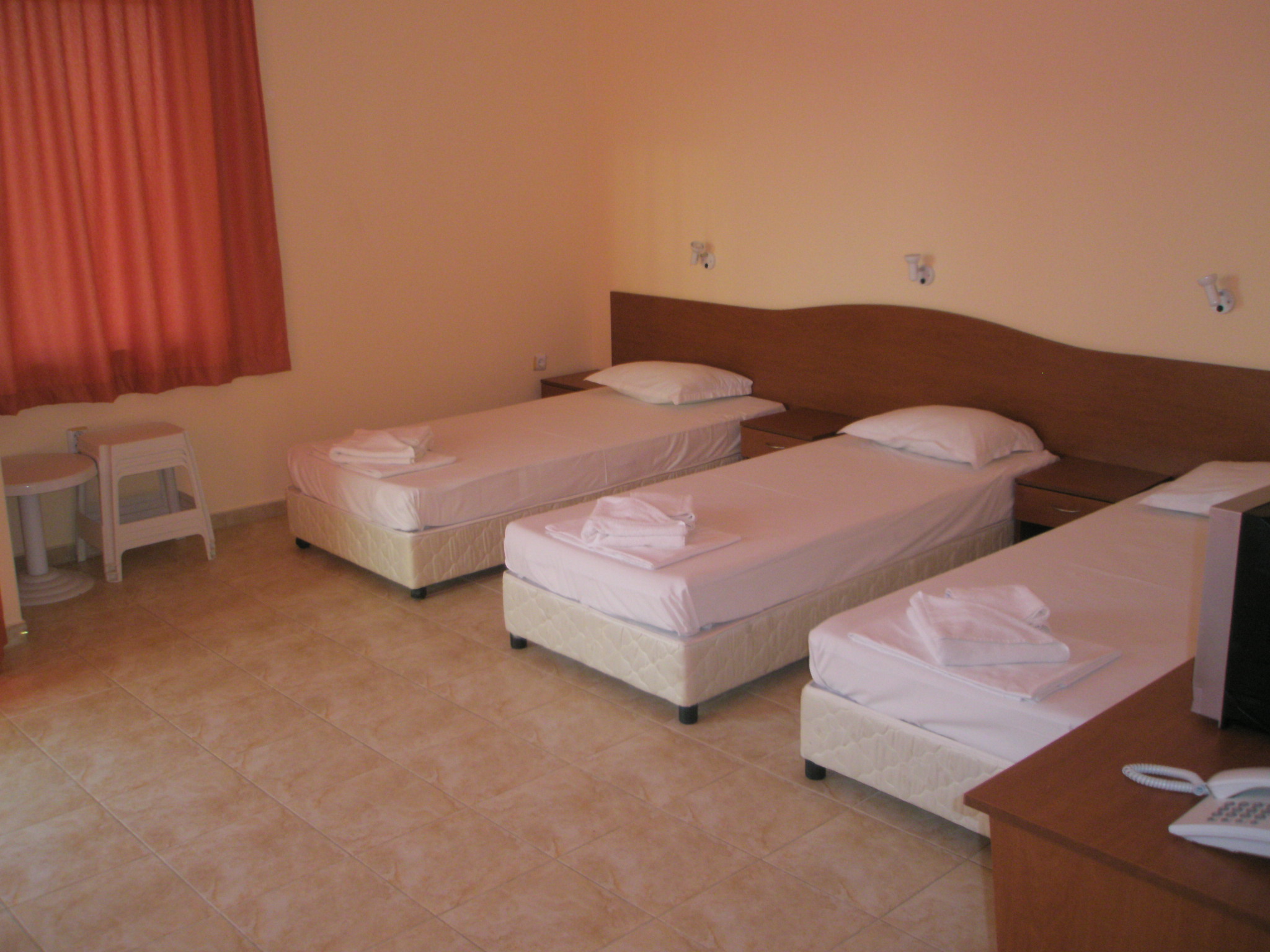 Morski Dar hotel triple soba.JPG